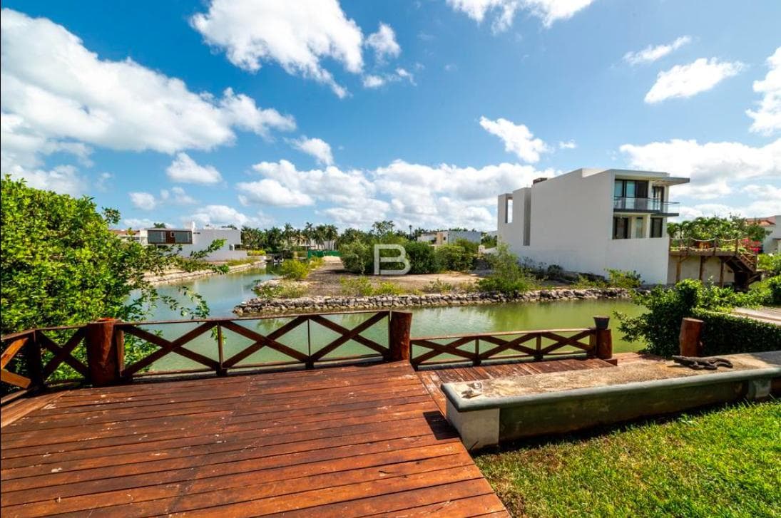 House for Sale in Isla Dorada, Cancún