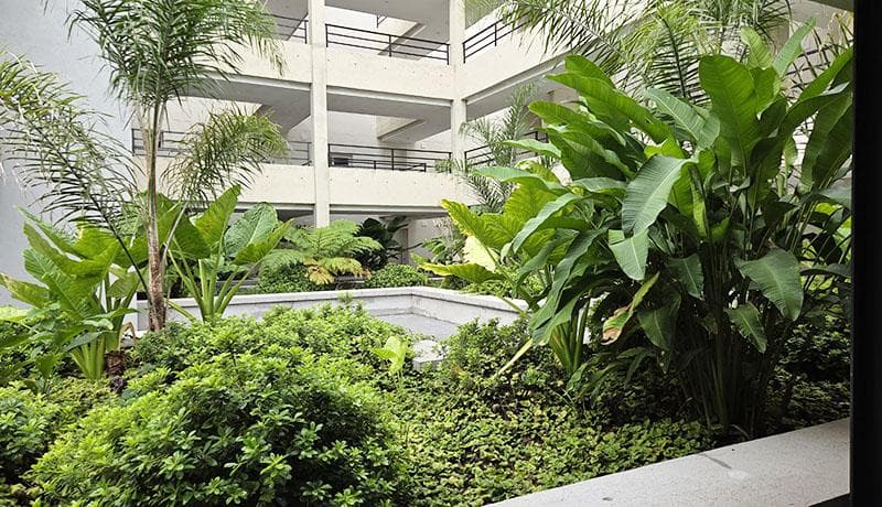 2.5-Room Ground-Floor Apartment for Sale with Garden and Garage in Pilar