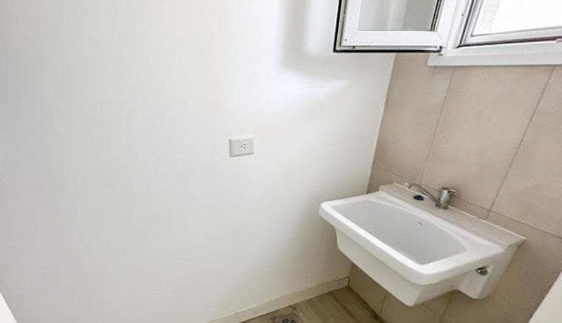 2.5-Room Ground-Floor Apartment for Sale with Garden and Garage in Pilar