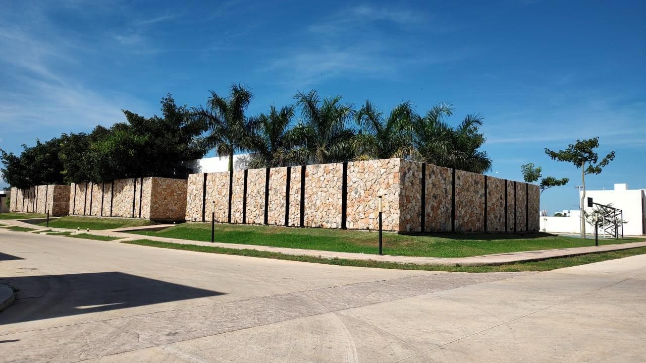 Beautiful House on Privada Zentura in Cholul