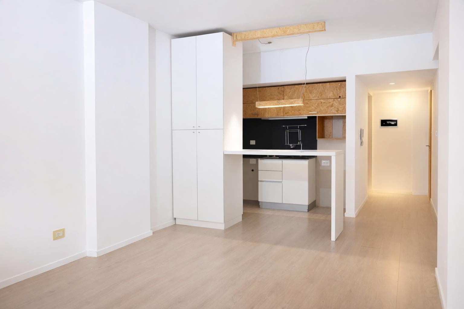 APARTMENT FOR SALE IN SAN CRISTOBAL: STUDIO APARTMENT WITH A FRONT BALCONY