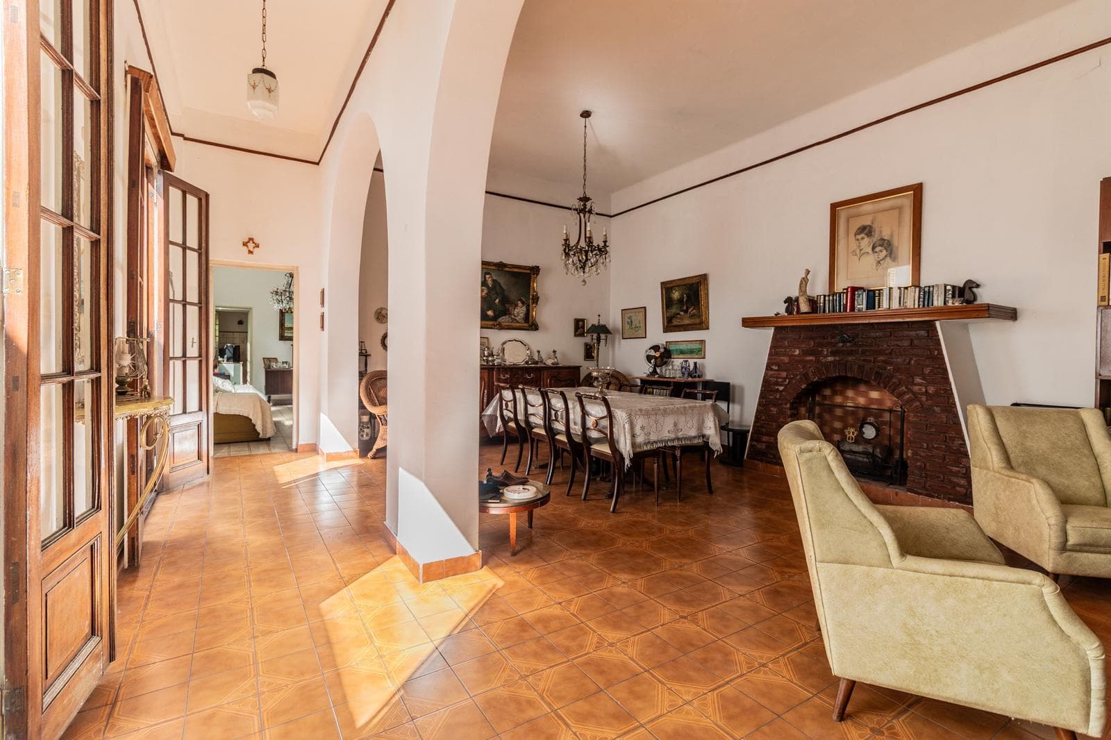 House with an apartment, plus a large storage room and parking spaces on its own lot. Excellent neighborhood!!