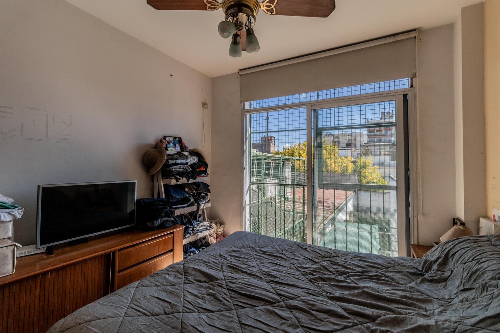 House with an apartment, plus a large storage room and parking spaces on its own lot. Excellent neighborhood!!