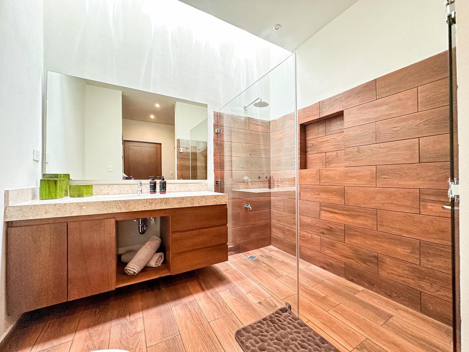 Three-bedroom house in a private residential community, Conkal