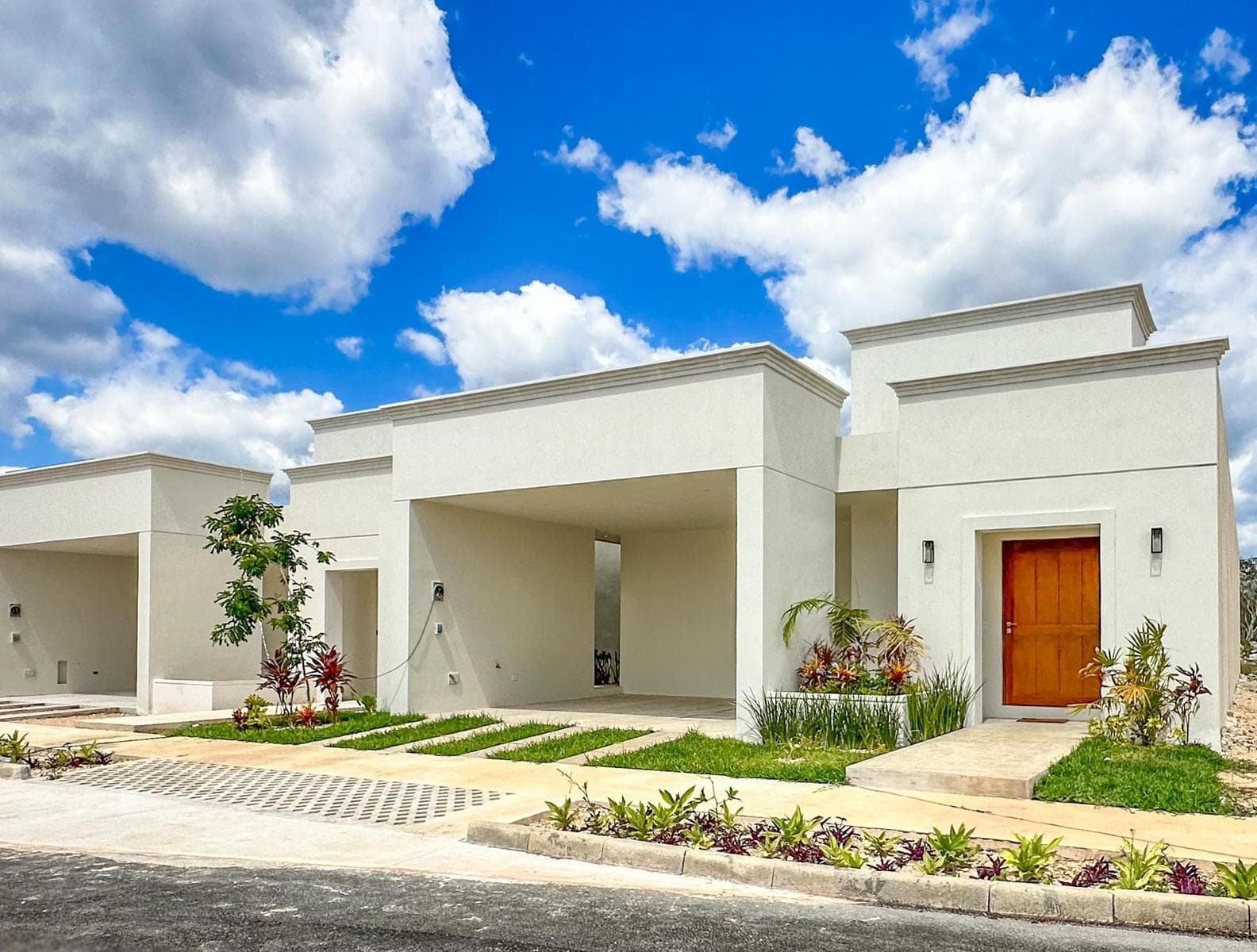 Three-bedroom house in a private residential community, Conkal
