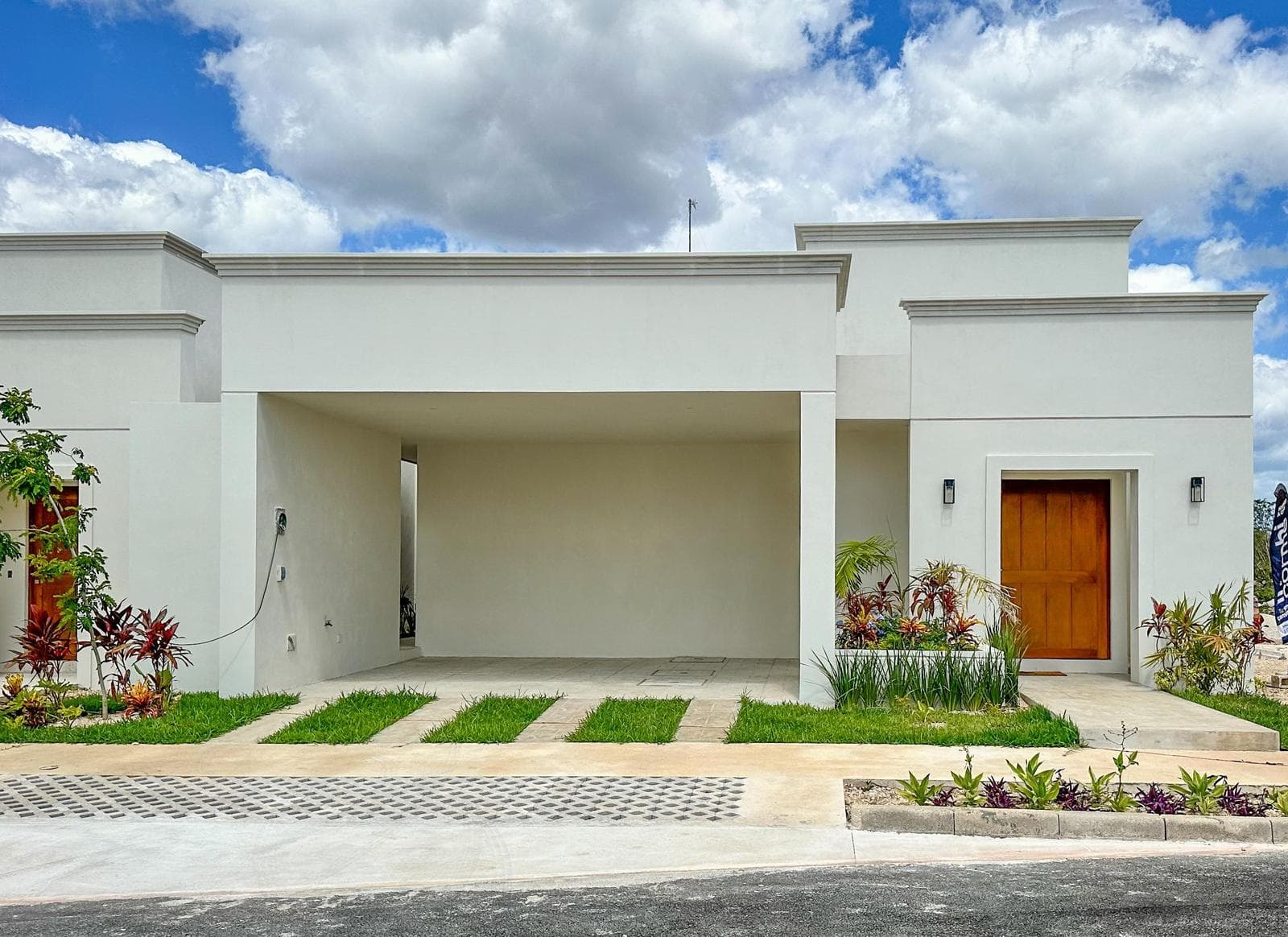 Three-bedroom house in a private residential community, Conkal