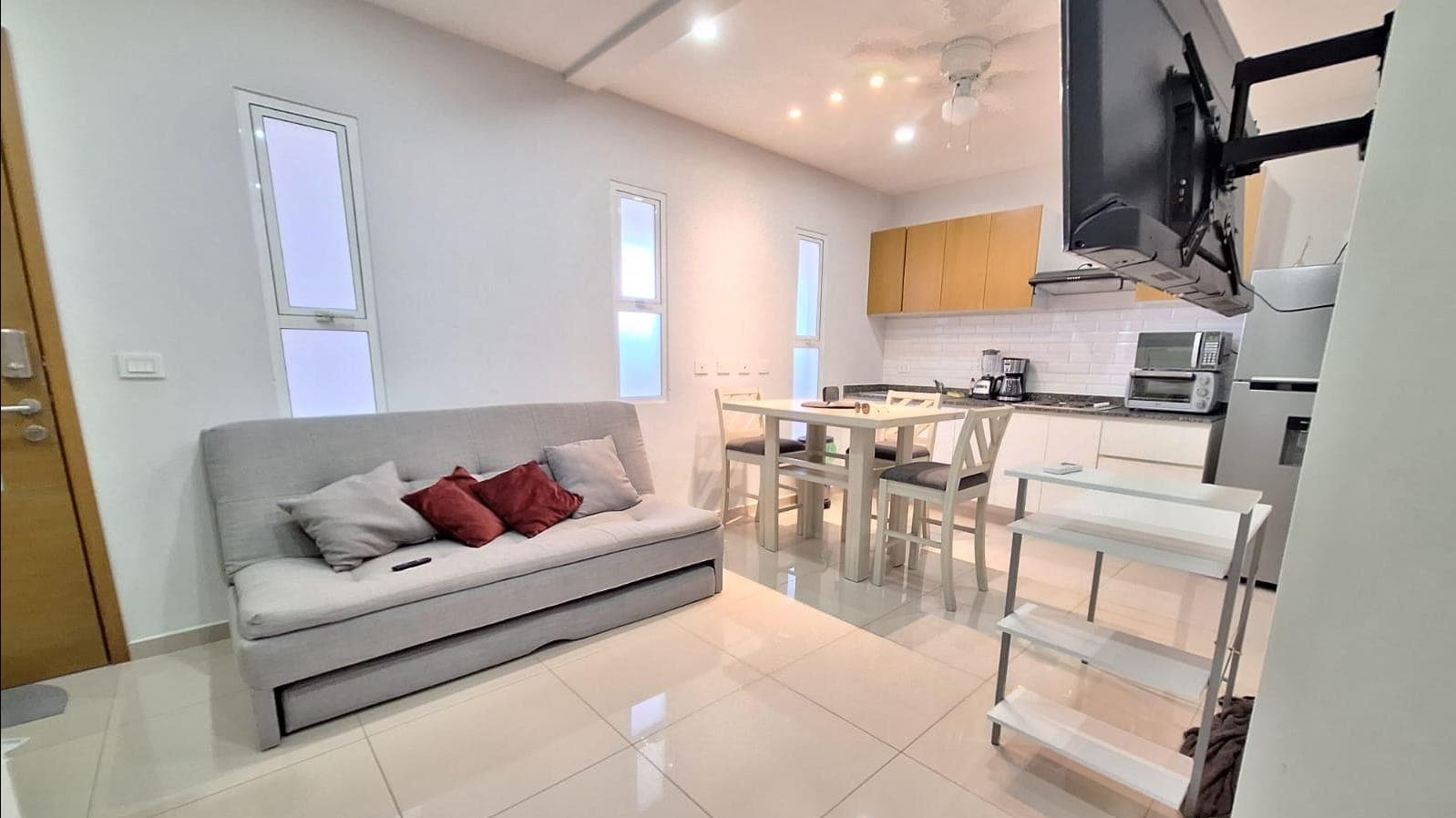 DEPARTAMENTO EN EL CENTRO 2 REC CON ROOFTOP Y JACUZZI EN PLAYA DEL CARMEN