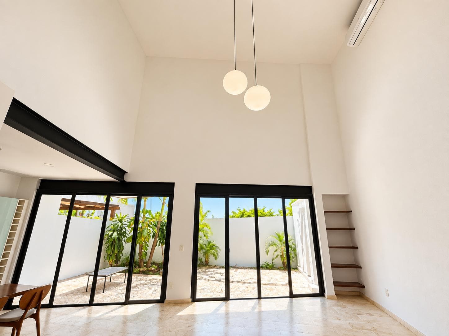 House for Sale with Marble Finishes in the Bosques de Bambú Residential Complex, Playa del Carmen