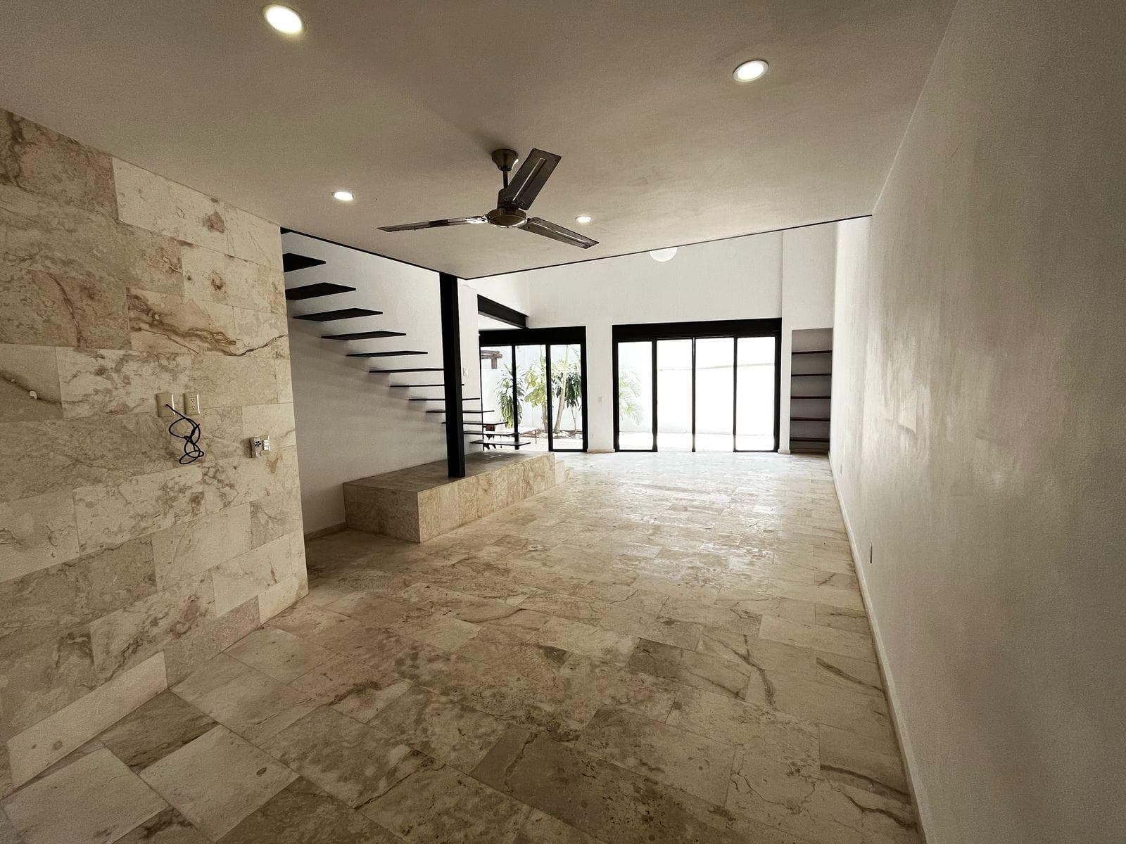 HOUSE FOR SALE WITH MARBLE FINISHES IN THE BOSQUES DE BAMBU RESIDENTIAL COMPLEX IN PLAYA DEL CARMEN
