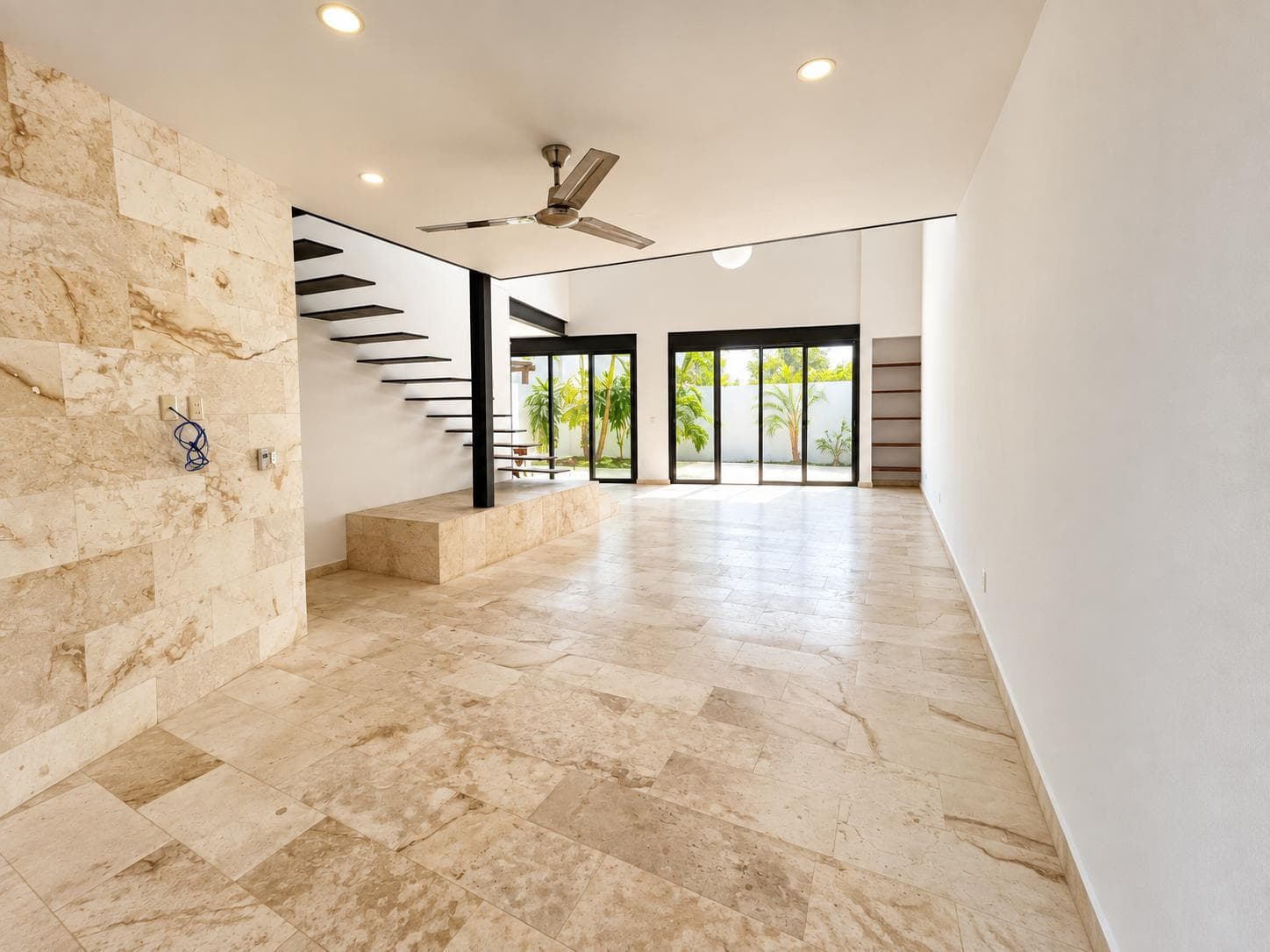 House for Sale with Marble Finishes in the Bosques de Bambú Residential Complex, Playa del Carmen
