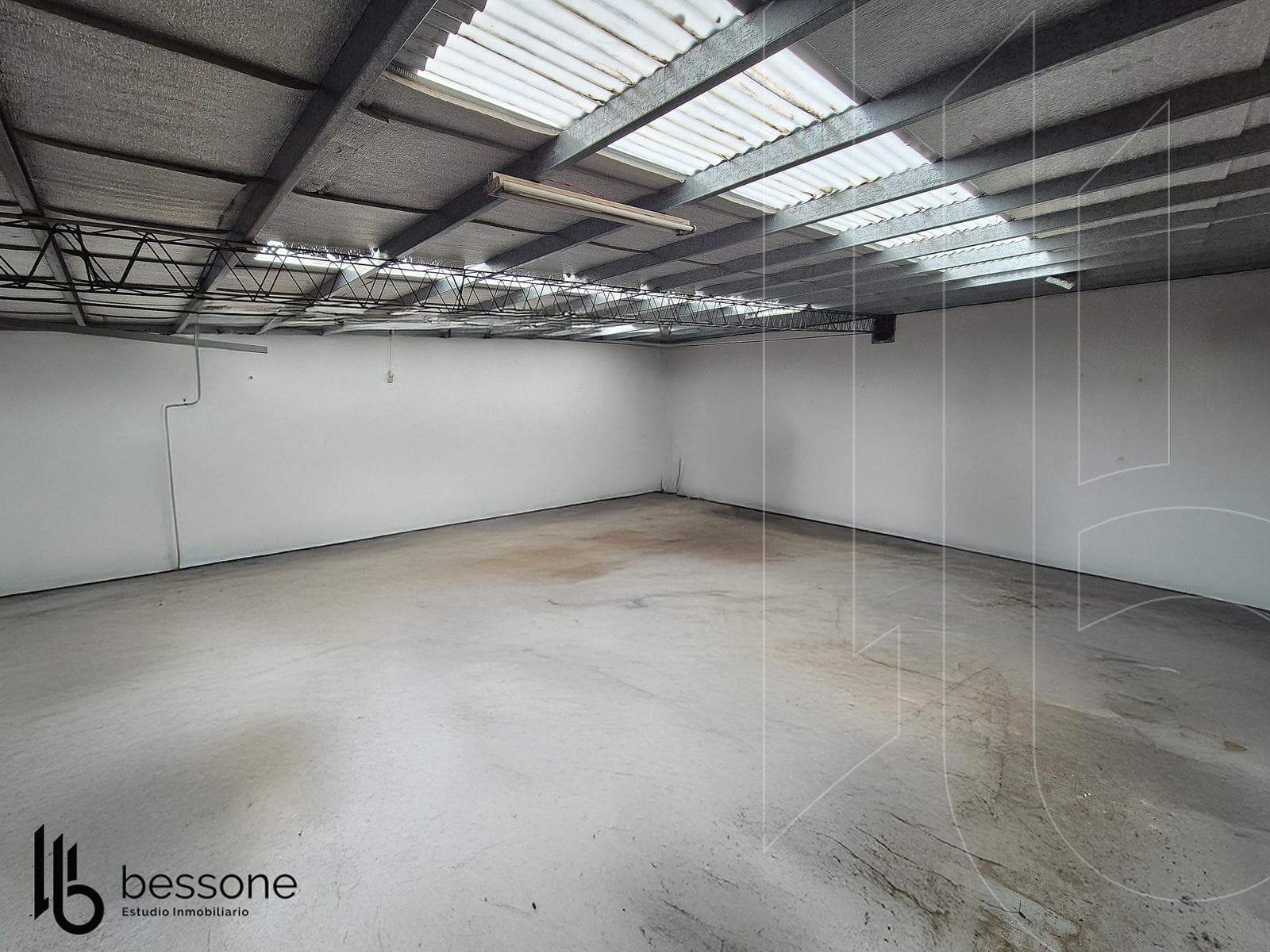 Warehouse in Las Avenidas