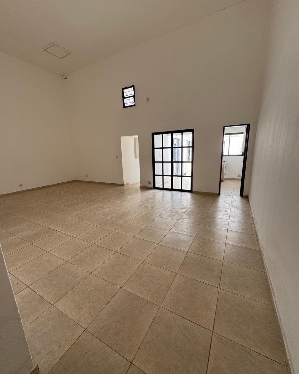 4-room house for sale at 1100 La Rioja