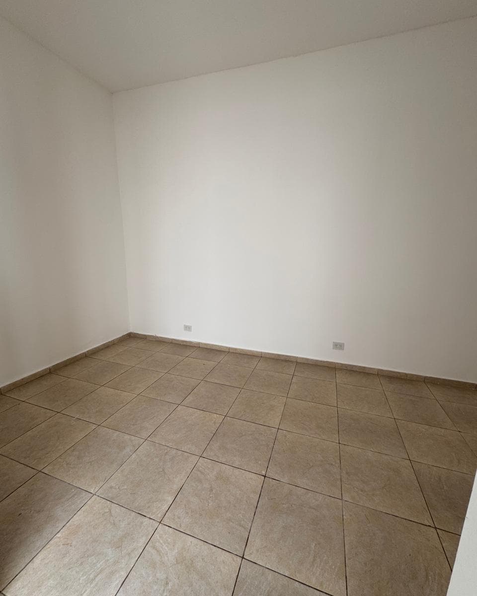 4-room house for sale at 1100 La Rioja