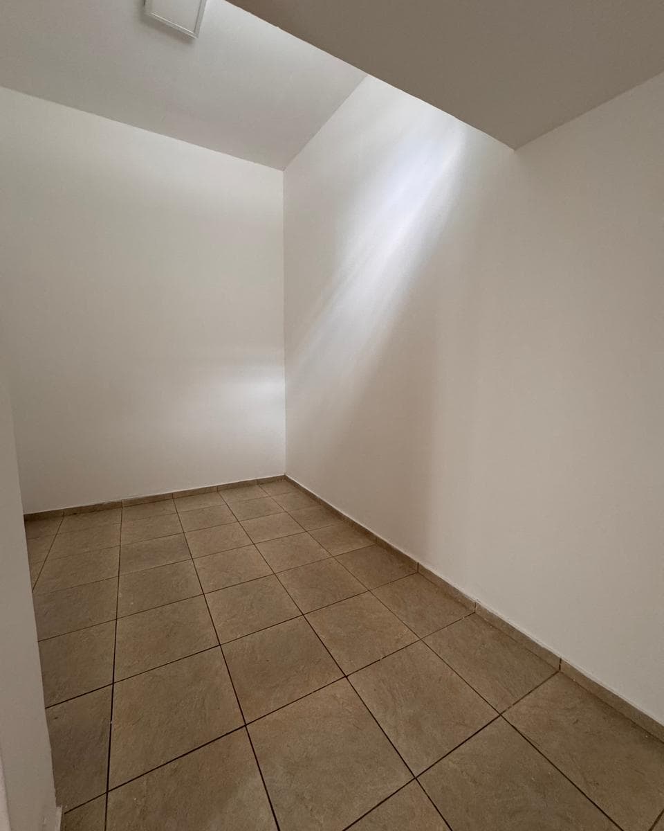 4-room house for sale at 1100 La Rioja
