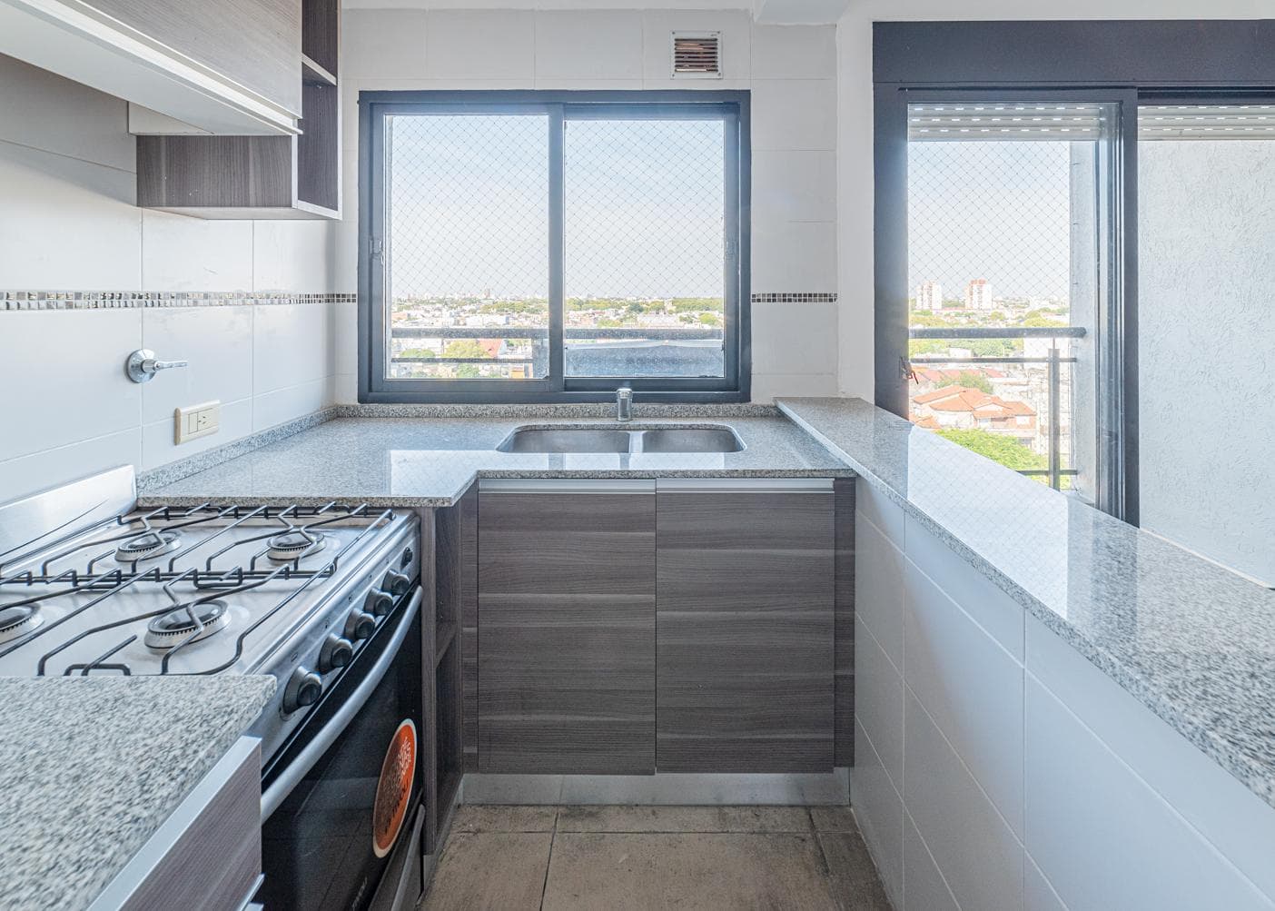 2-Room Apartment for Sale in San Martin
