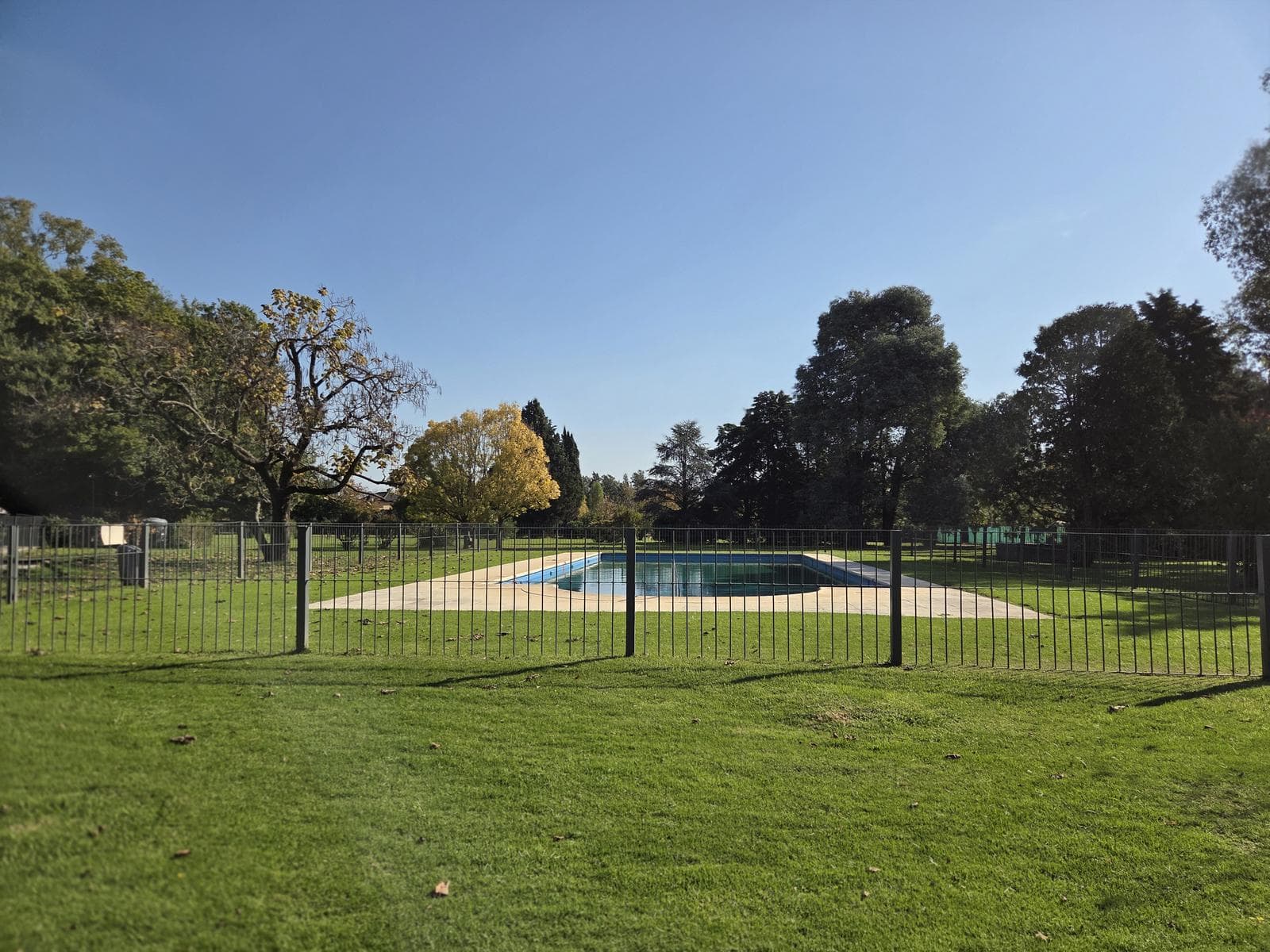 Country-Style House for Sale in Manzanares Pilar, San Francisco