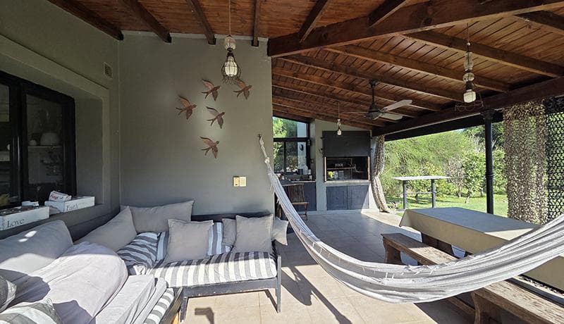 Country-Style House for Sale in Manzanares Pilar, San Francisco