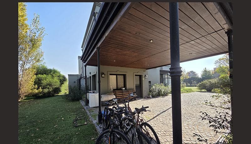 Country-Style House for Sale in Manzanares Pilar, San Francisco