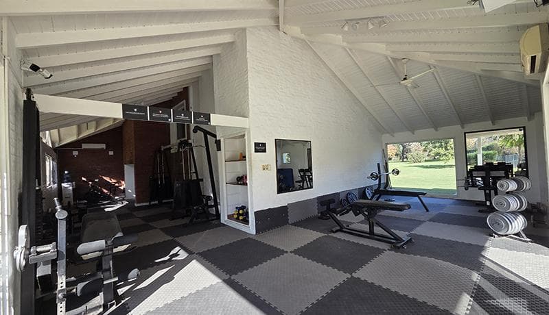 Country-Style House for Sale in Manzanares Pilar, San Francisco