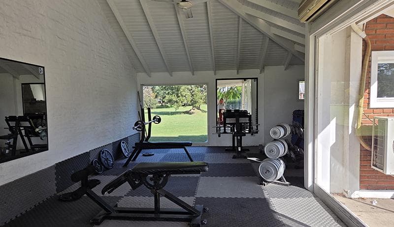 Country-Style House for Sale in Manzanares Pilar, San Francisco
