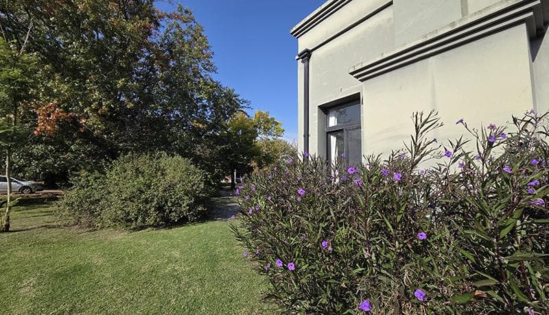 Country-Style House for Sale in Manzanares Pilar, San Francisco