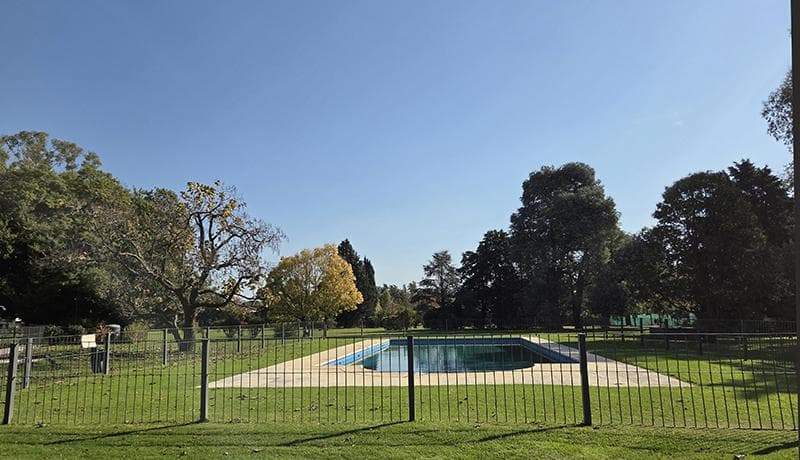 Country-Style House for Sale in Manzanares Pilar, San Francisco