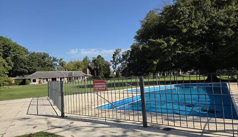 Country-Style House for Sale in Manzanares Pilar, San Francisco
