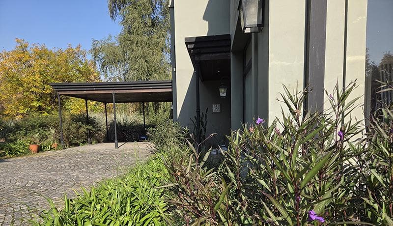 Country-Style House for Sale in Manzanares Pilar, San Francisco
