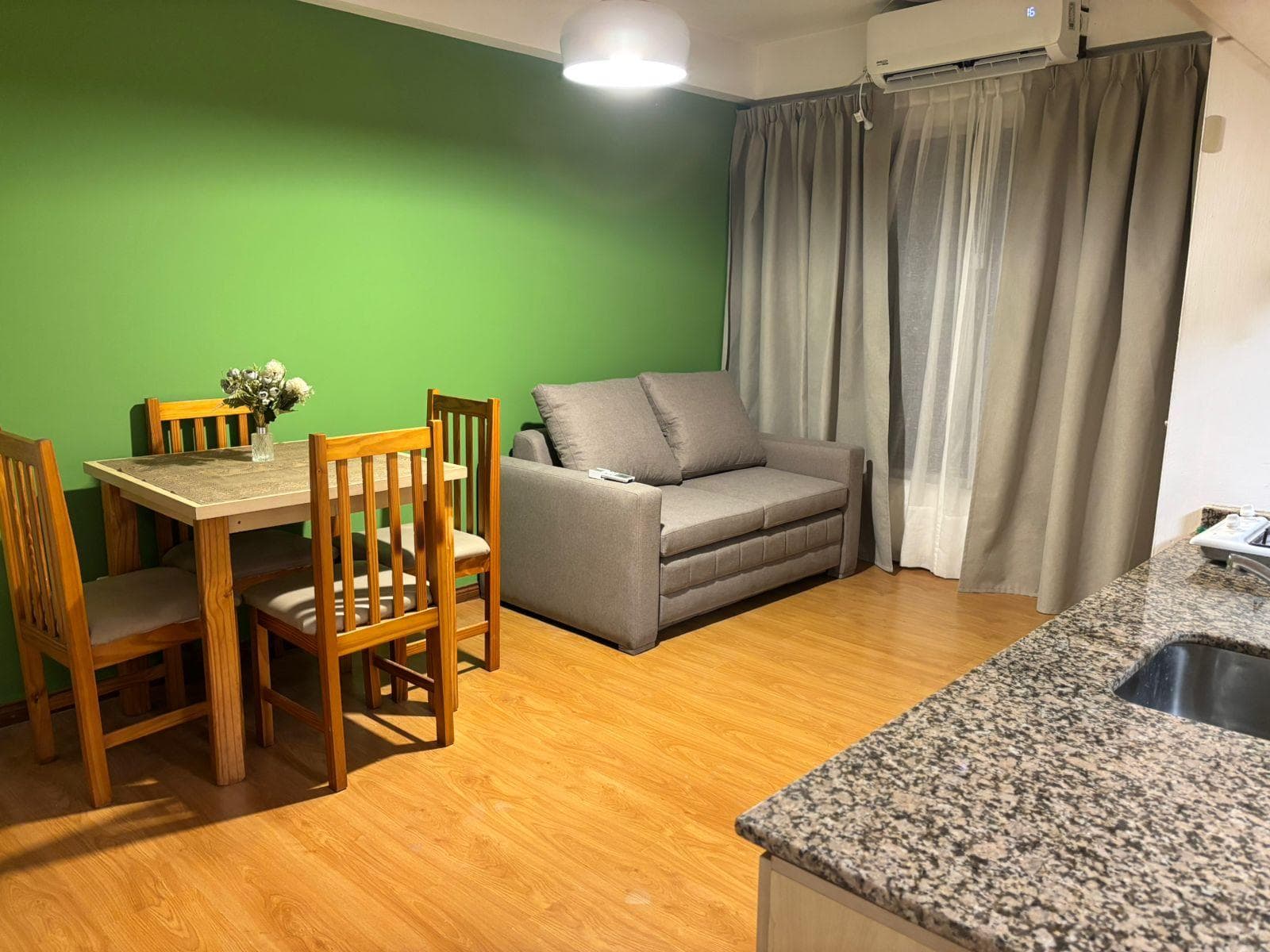SHORT-TERM RENTAL: Studio apartment just a few meters from Oroño Boulevard