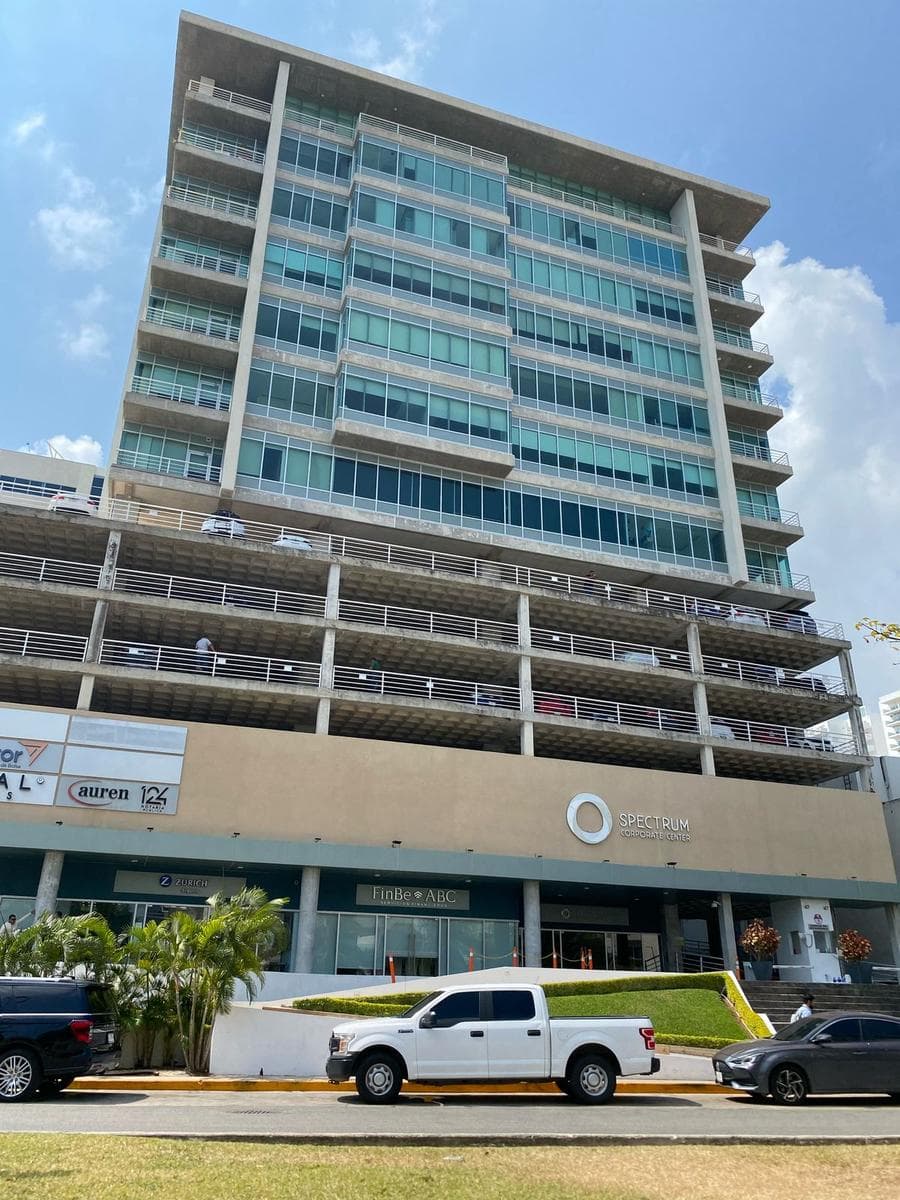 OFFICE FOR SALE AT SPECTRUM CANCÚN ON AVENIDA BONAMPAK, 147 M2