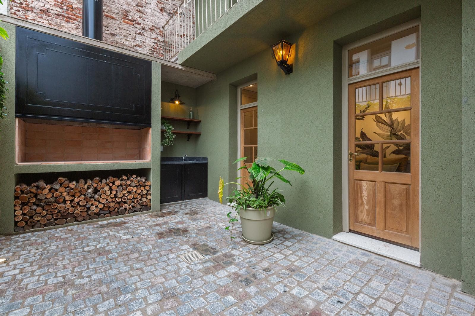 FOR SALE - 3-bedroom house with patio and terrace, including a garage - Pichincha, Rosario