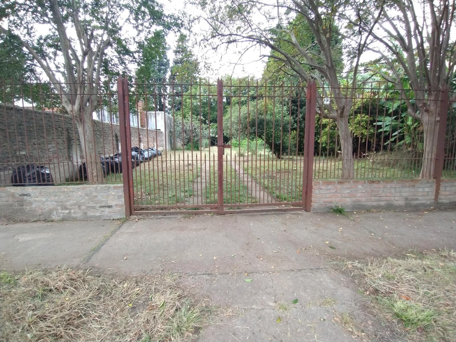 3-Bedroom House with a Spacious Garden and Great Potential in CLAYPOLE