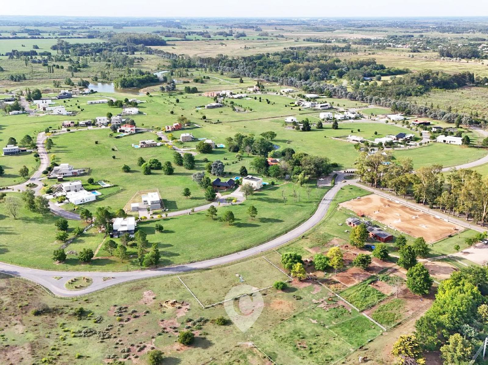 Land for Sale. Phase 1 completed and ready for occupancy. 1,047 m²