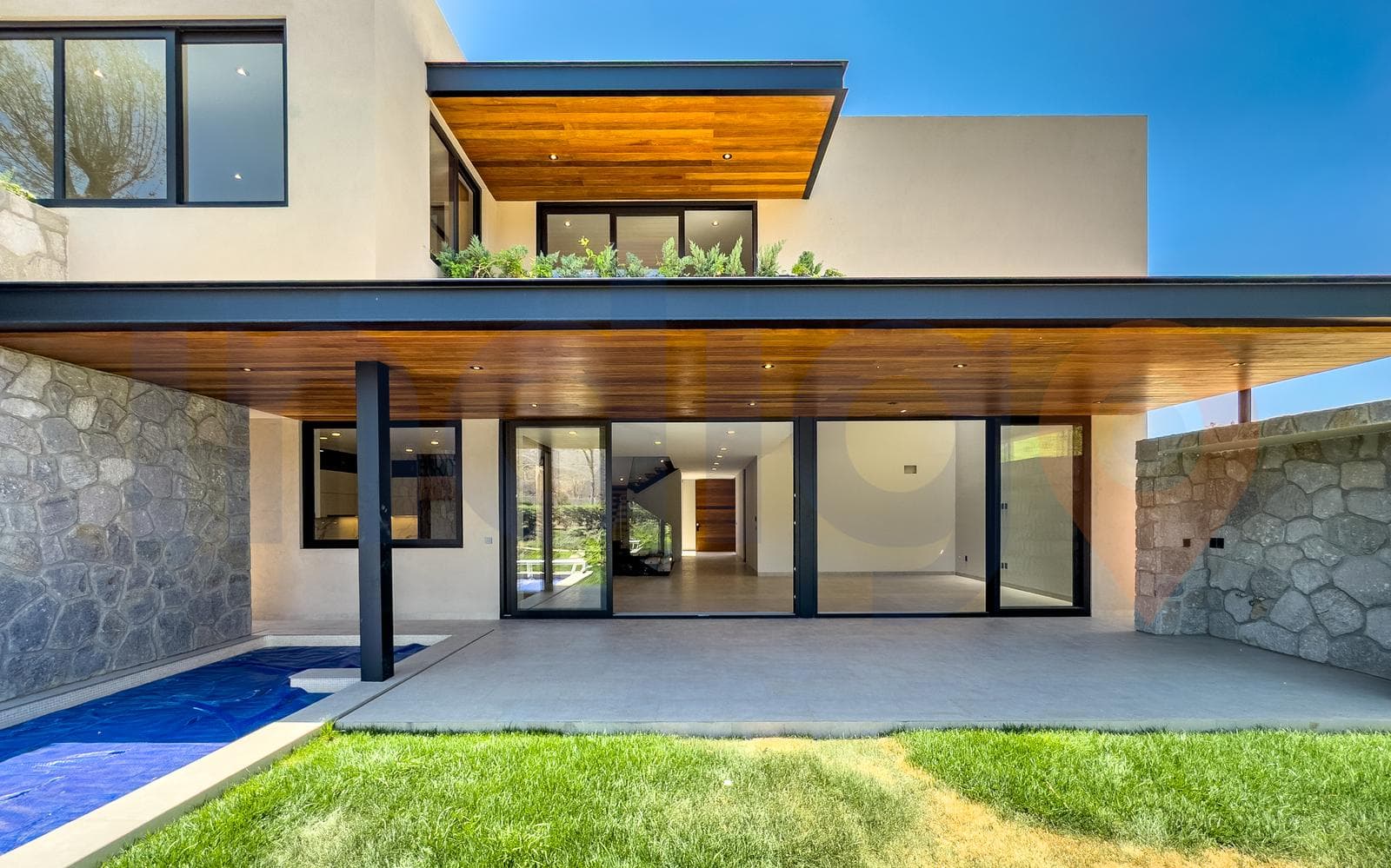 House for Sale in Altozano in the Río Condominium with a Pool