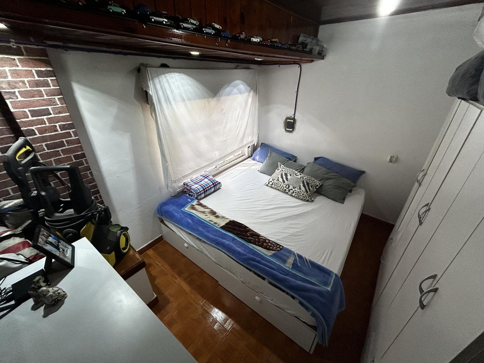 House or Building Lot in Nueva Pompeya—currently remodeled—with rental income