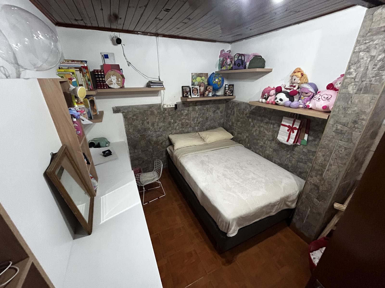 House or Building Lot in Nueva Pompeya—currently remodeled—with rental income