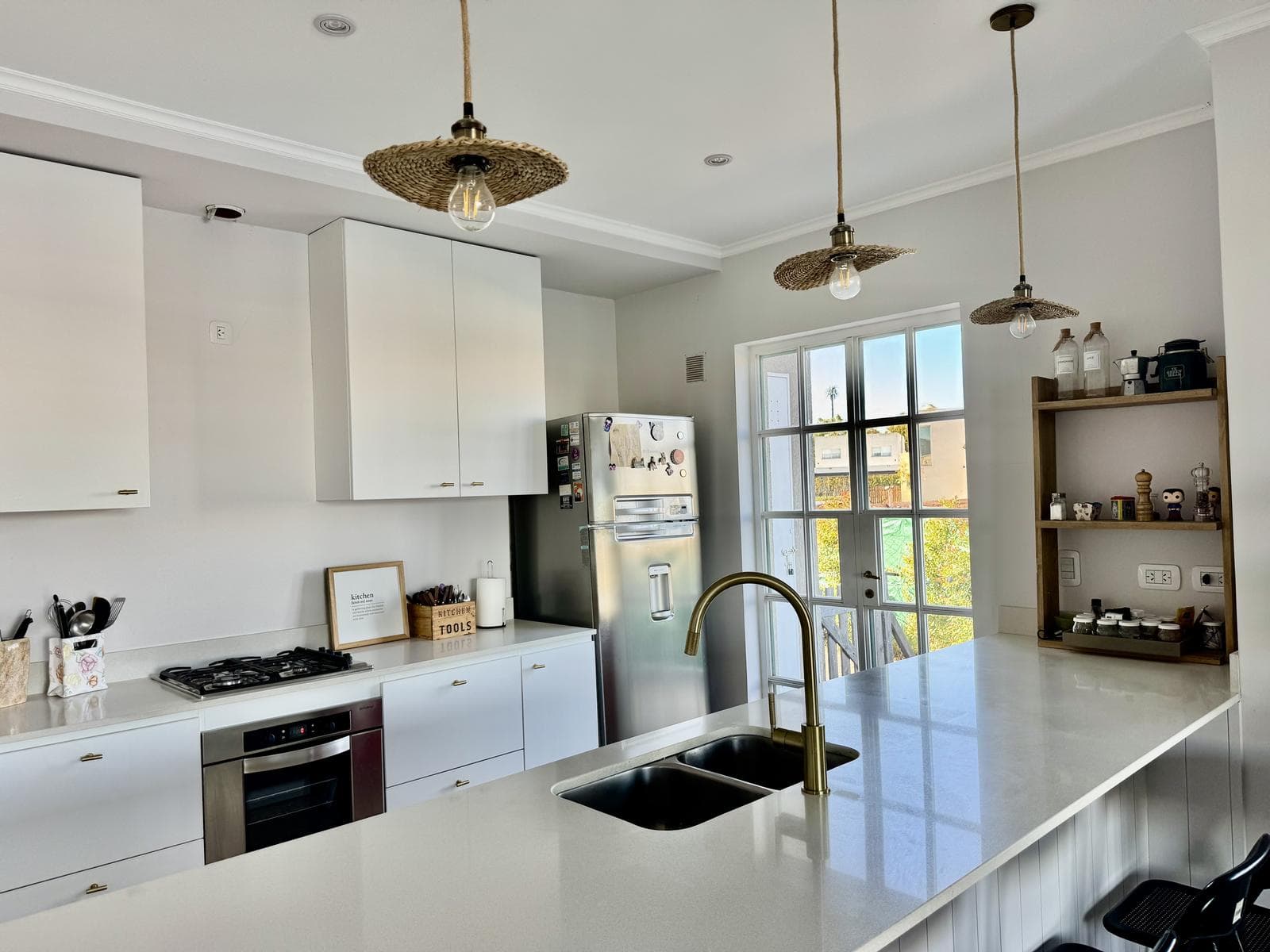 House for Sale in the Santa Ana Neighborhood Near the Lagoon