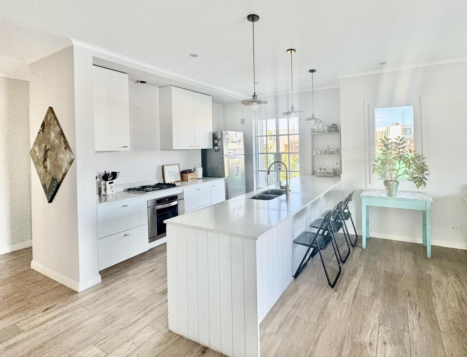 House for Sale in the Santa Ana Neighborhood Near the Lagoon
