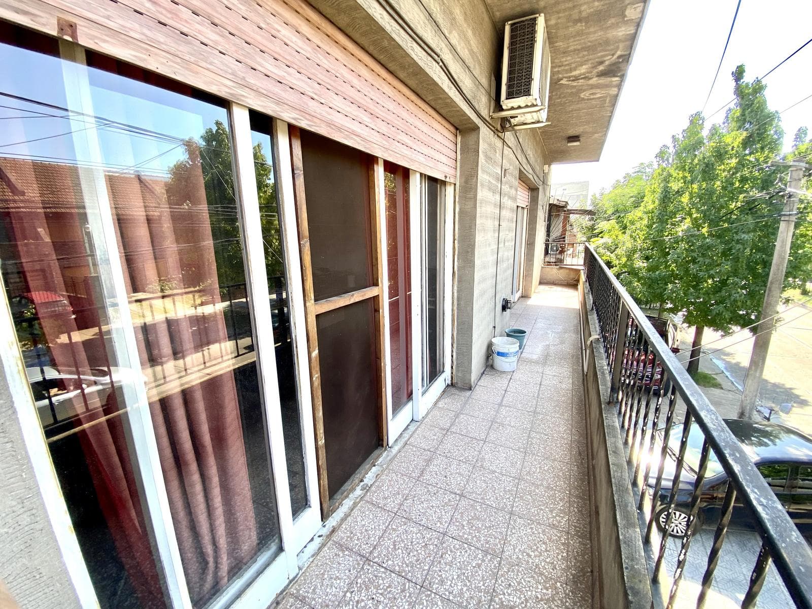 VENTA EN BLOQUE- VILLA BOSCH- Casa 3 deptos con patio, cochera y terraza - lote propio