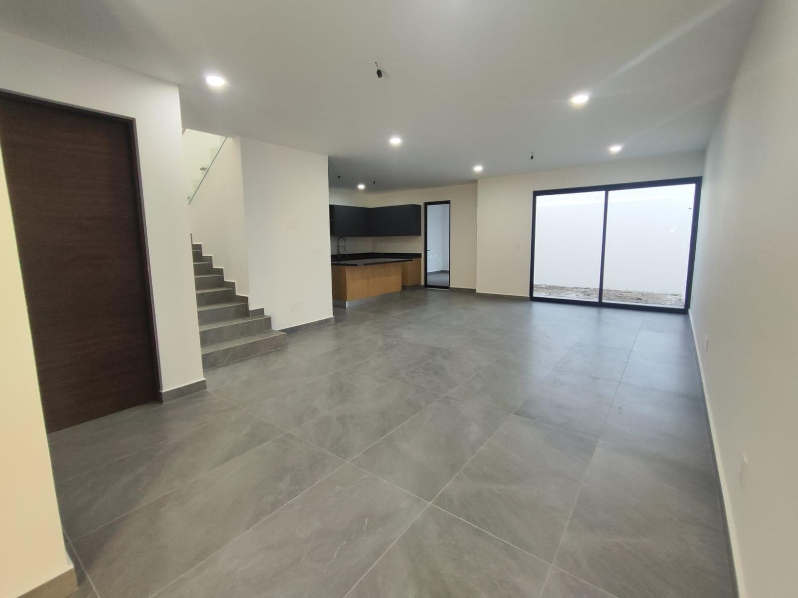 Casa Nueva en Sierra Nogal con 4 Recámaras con Baño, una de