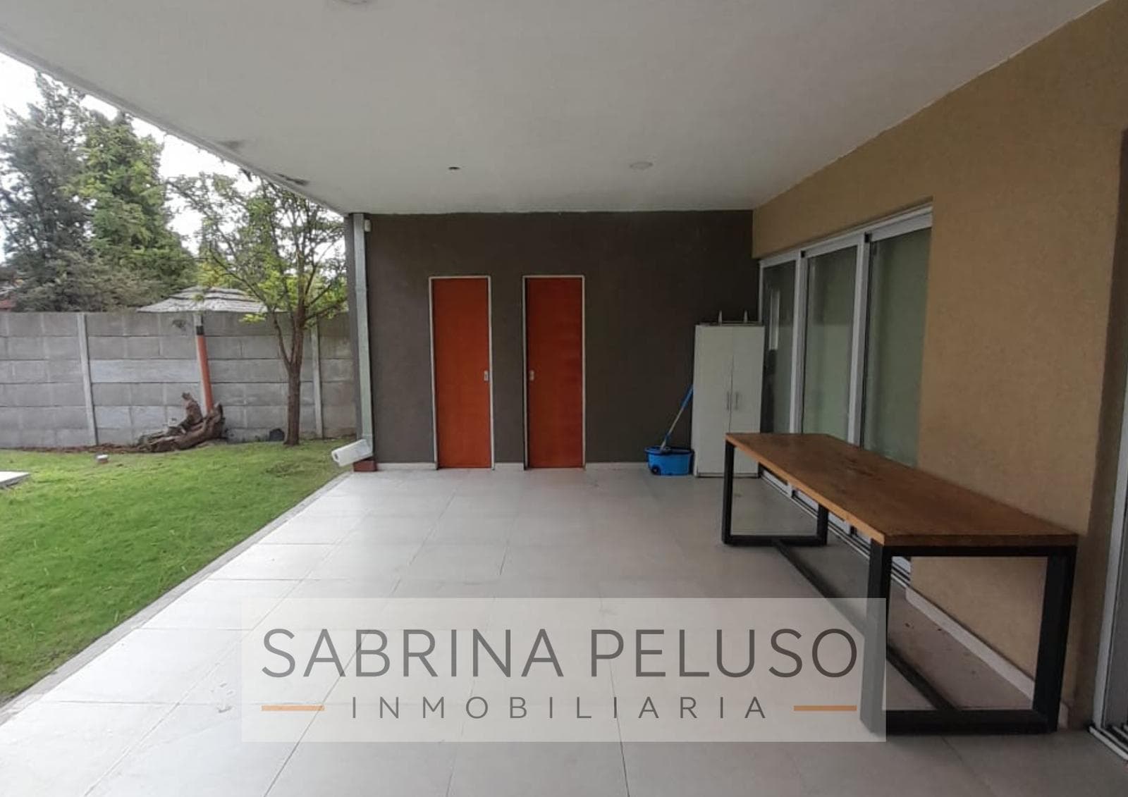 MINIMALIST TWO-STORY HOUSE - 5 ROOMS FOR SALE - PASO DEL REY