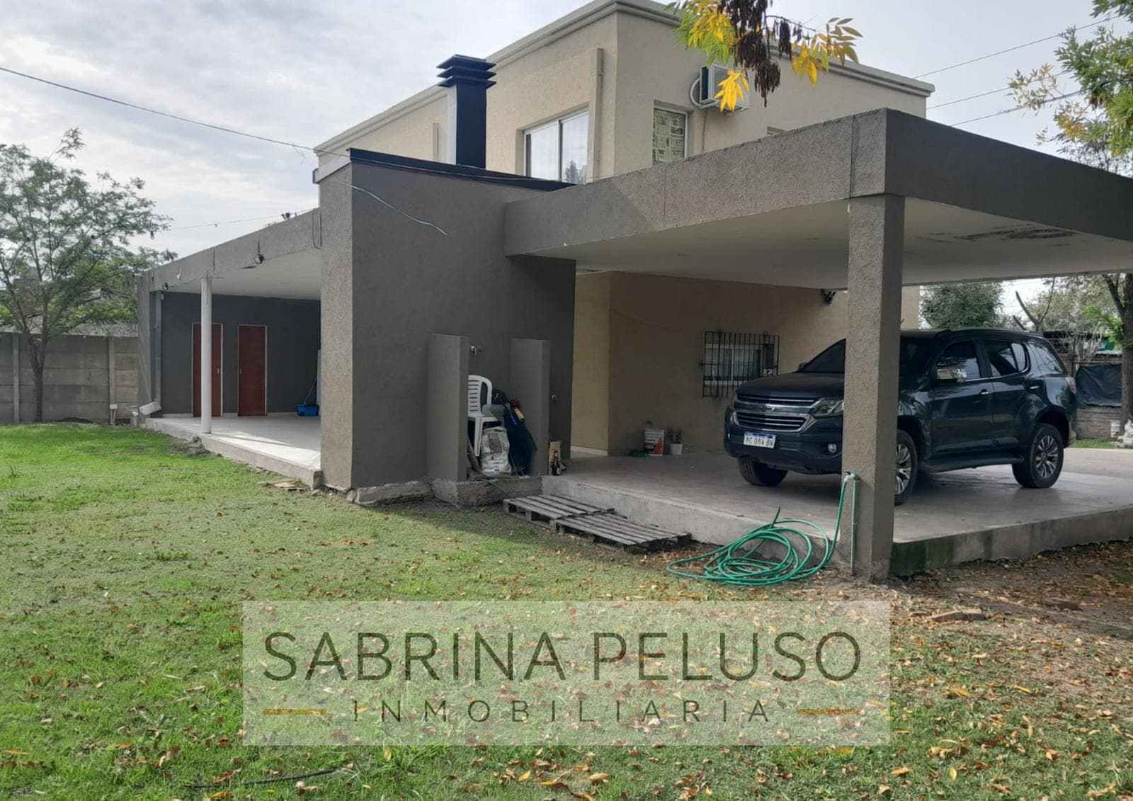 MINIMALIST TWO-STORY HOUSE - 5 ROOMS FOR SALE - PASO DEL REY