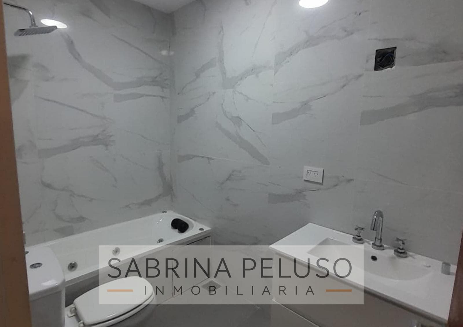 MINIMALIST TWO-STORY HOUSE - 5 ROOMS FOR SALE - PASO DEL REY