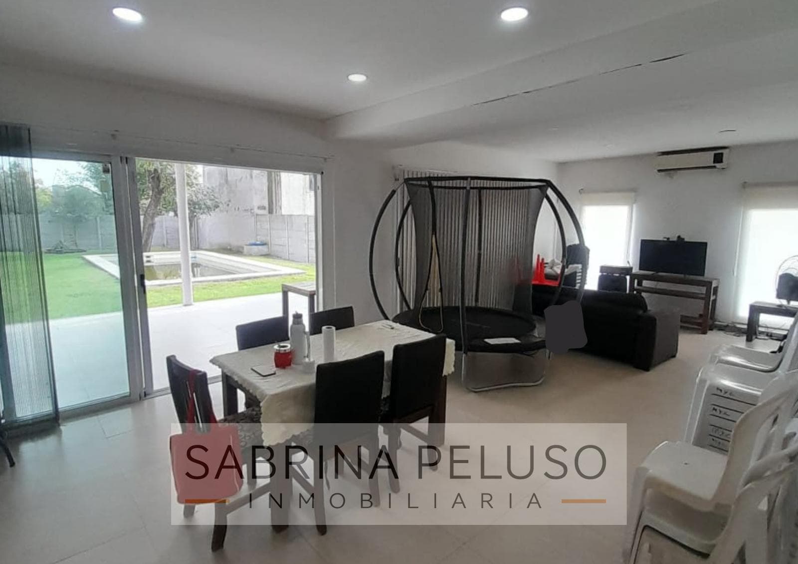 MINIMALIST TWO-STORY HOUSE - 5 ROOMS FOR SALE - PASO DEL REY