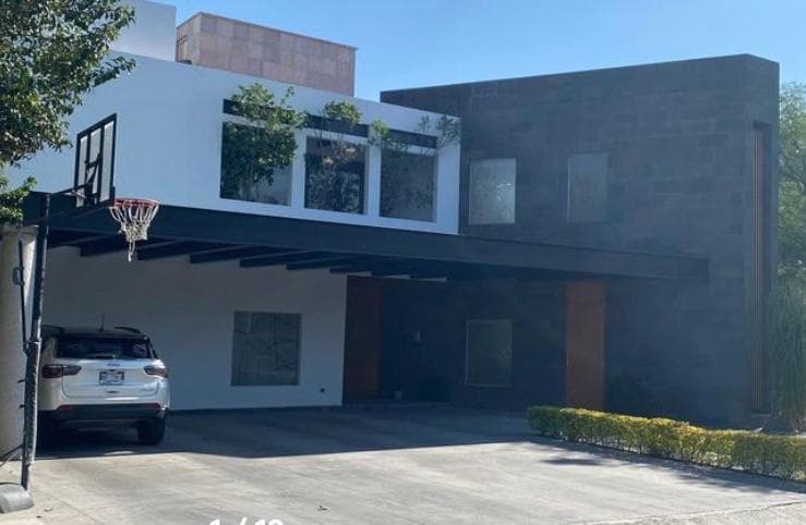 4-BEDROOM HOUSE FOR SALE IN VILLAS REGENCY, JURICA, QRO.