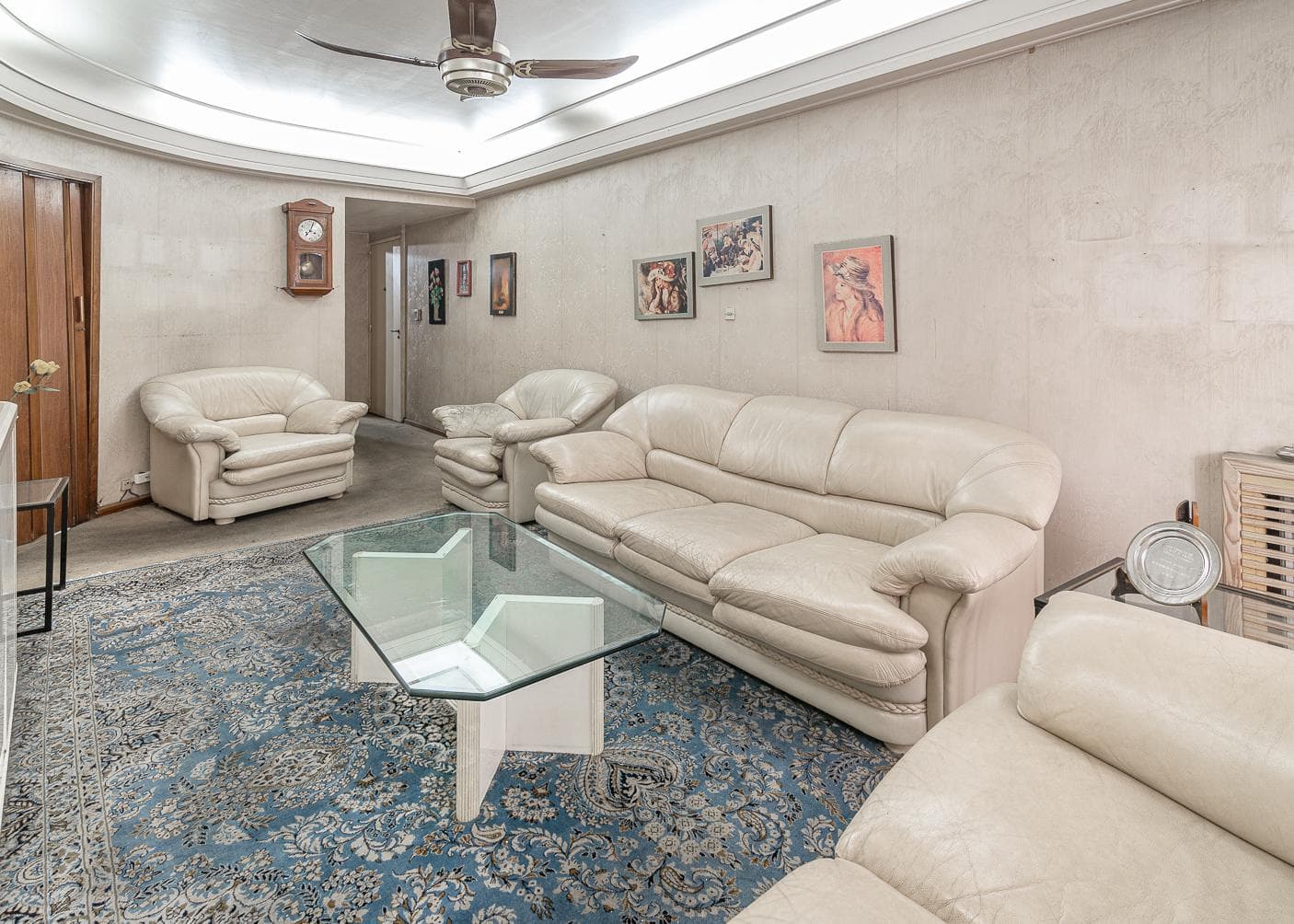 4-Bedroom Apartment + Utility Room for Sale in V. Crespo