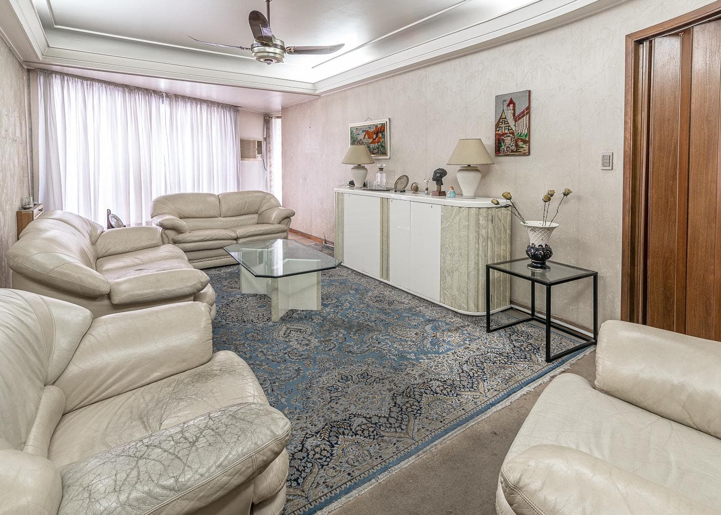 4-Bedroom Apartment + Utility Room for Sale in V. Crespo