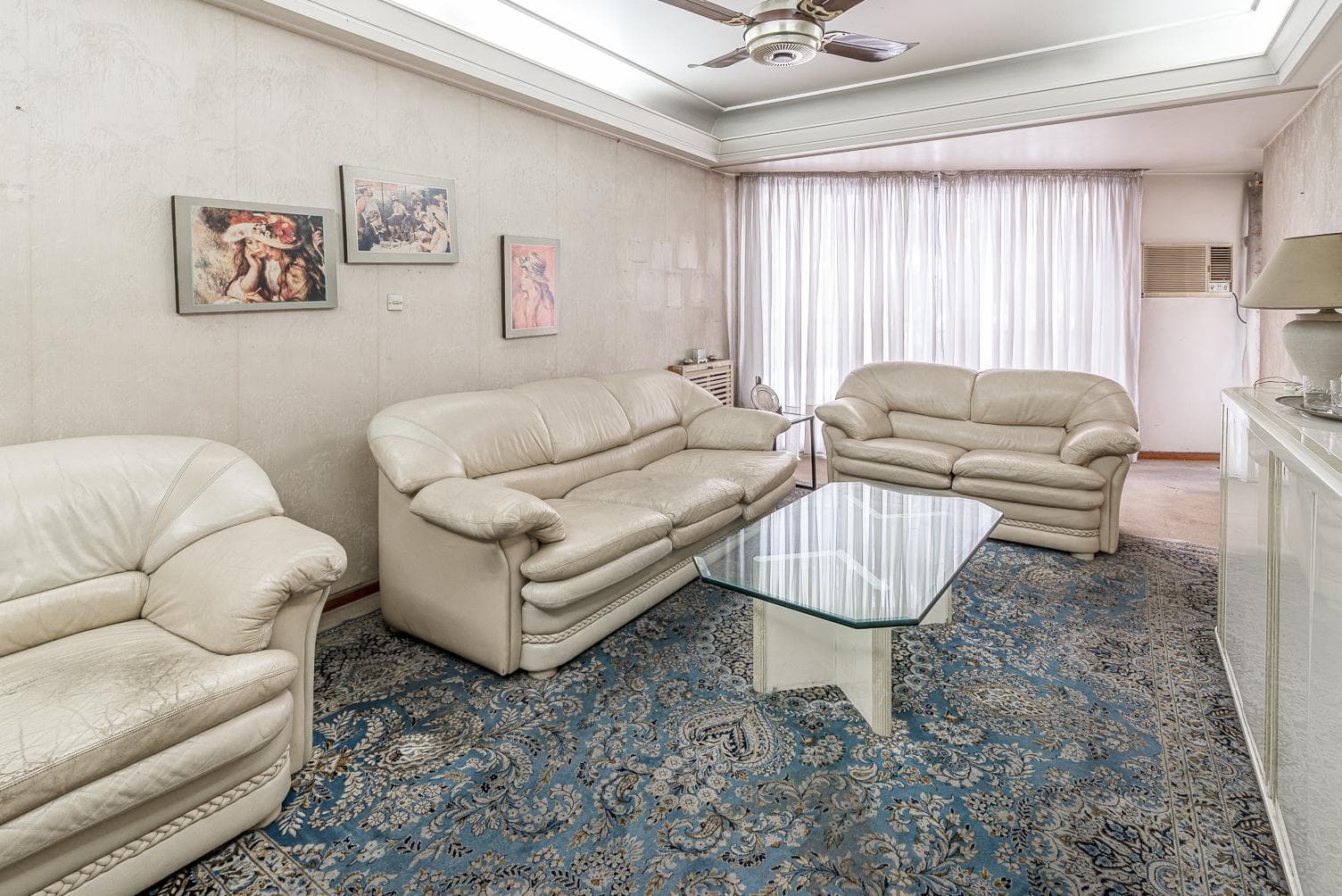 4-Bedroom Apartment + Utility Room for Sale in V. Crespo