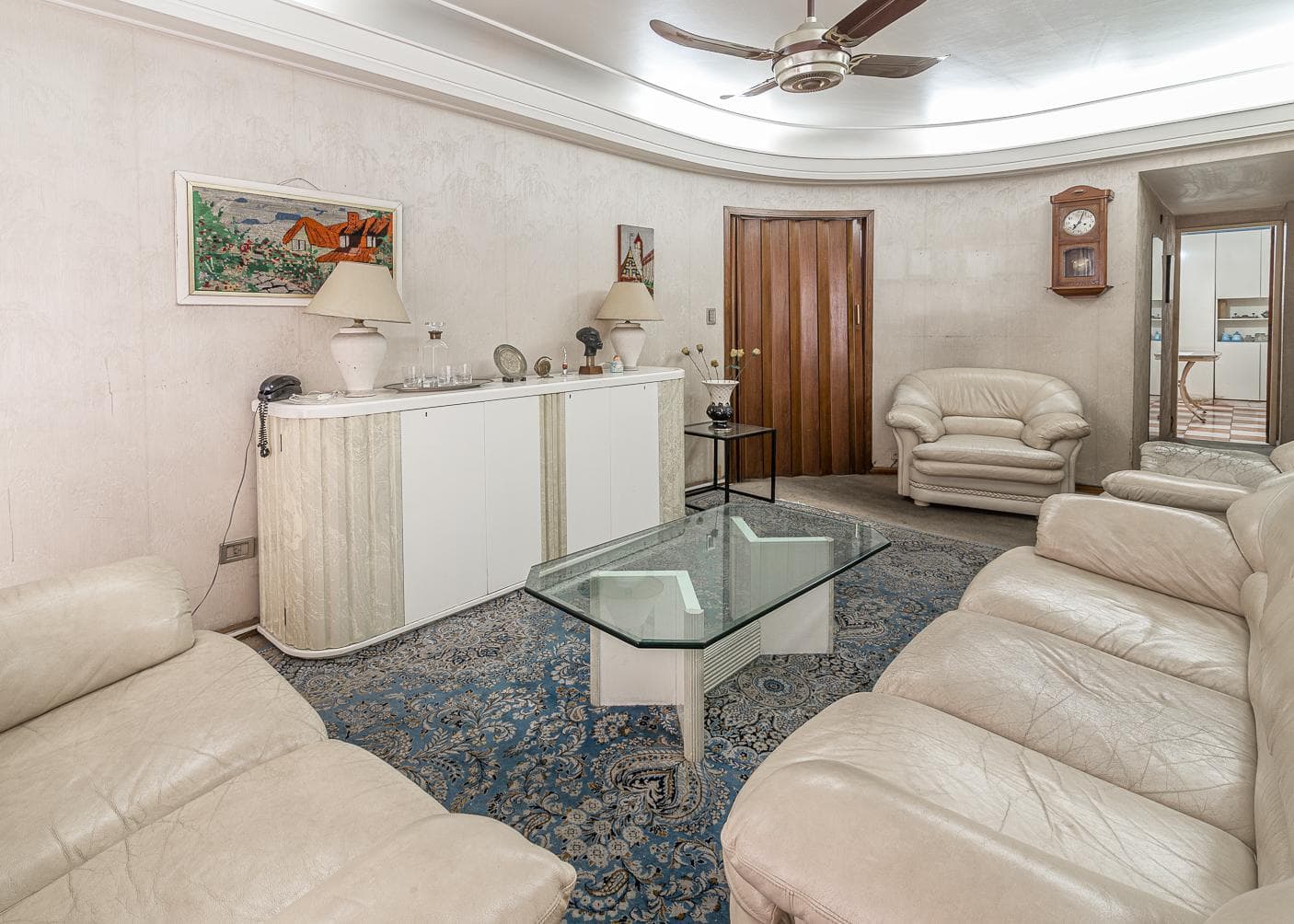 4-Bedroom Apartment + Utility Room for Sale in V. Crespo