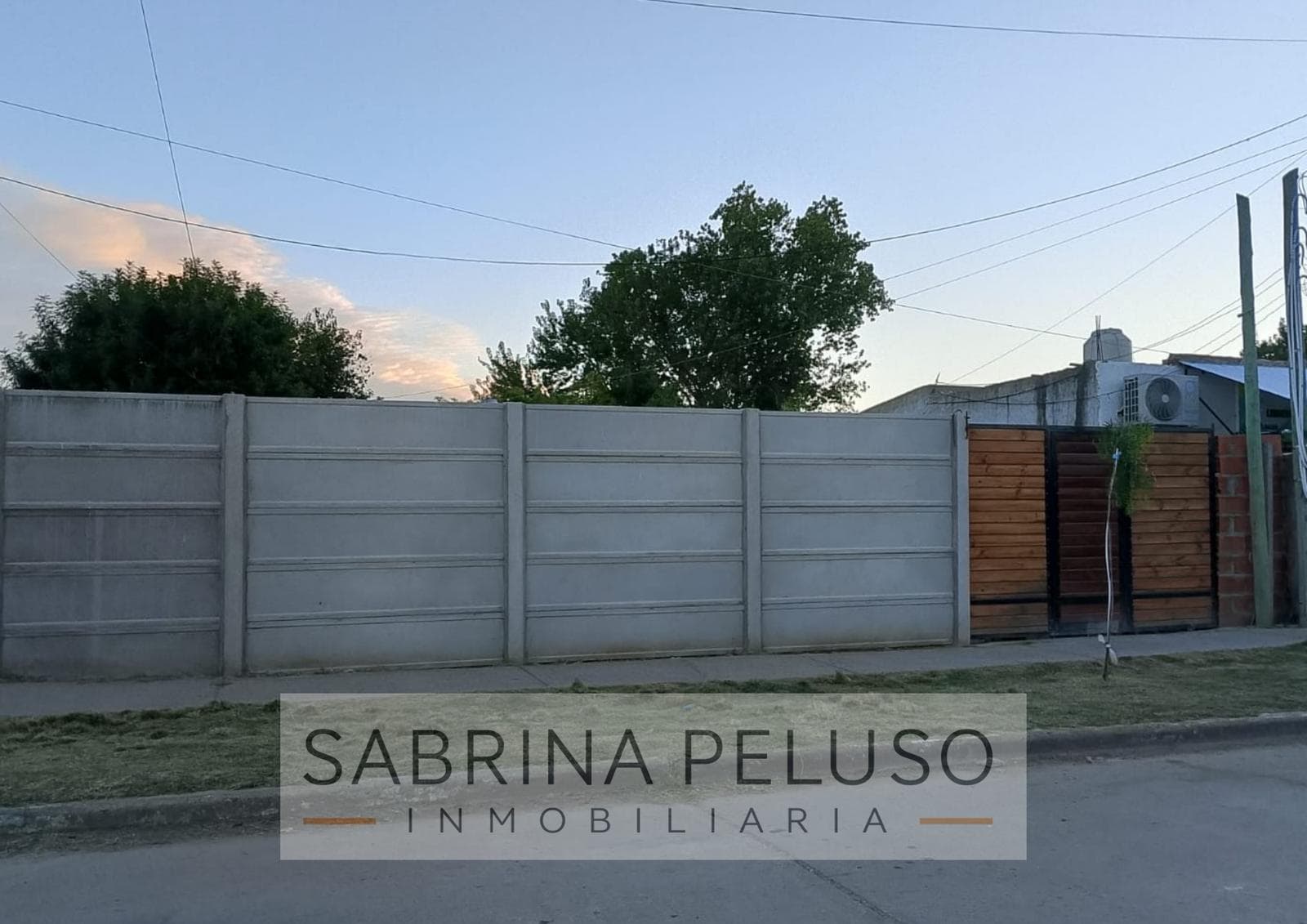 House in MORENO